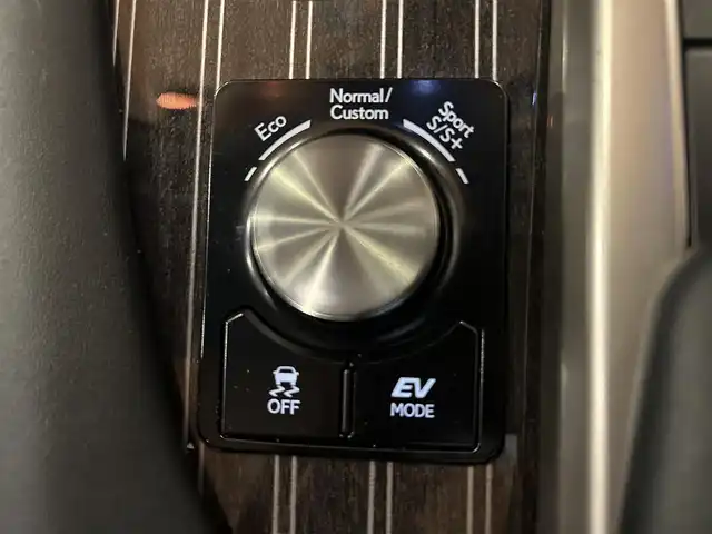 レクサス ＲＸ 450hL 道央・札幌 2020(令2)年 2.9万km ソニッククォーツ モデリスタエアロキット/アダプティブハイビームシステム/ムーンルーフ/リヤシートエンターテイメントシステム/マークレビンソンプレミアムサラウンド/Lexus Safety System＋/ヘッドアップディスプレイ/三眼LEDヘッドライト/本革シート/シートヒーター/シートベントレーション/360°カメラ/電動リアゲート