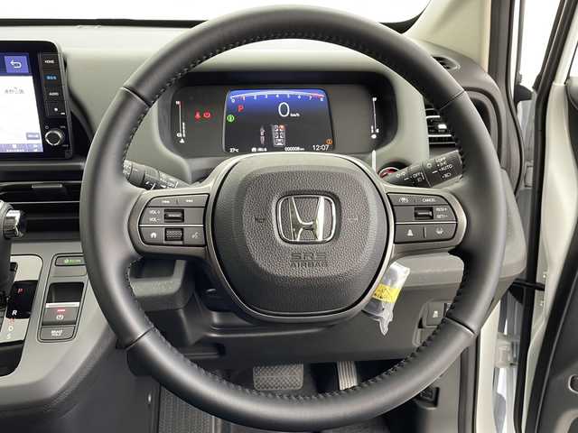 ホンダ フリード クロスター 千葉県 2025(令7)年 0.1万km未満 プラチナホワイトパール 禁煙車/ホンダセンシング/・衝突軽減ブレーキ/・車線維持支援システム/・アダプティブクルーズコントロール/両側パワースライドドア/純正9インチナビ/CD/Bluetooth/フルセグ/バックカメラ/レーダークルーズコントロール/LEDオートライト/シートヒーター/純正15インチアルミホイール/アイドリングストップ/USBポート/オートエアコン/プッシュスタート/スマートキー/取扱説明書/保証書