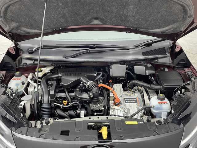 日産 オーラ G レザーエディション 千葉県 2022(令4)年 1.3万km バーガンディー 全方位運転支援シスタム/・エマージェンシーブレーキ/・踏み間違い防止アシスト/・車線逸脱防止支援/・後退時車両検知機能/純正9インチコネクトナビゲーション/・BOSEサウンドシステム/・フルセグTV/・Bluetooth接続/ブラック合皮レザーシート/シートヒーター/スマートキー/プロパイロット