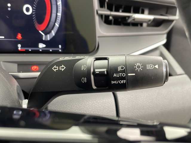 日産 オーラ G レザーエディション 千葉県 2022(令4)年 1.3万km バーガンディー 全方位運転支援シスタム/・エマージェンシーブレーキ/・踏み間違い防止アシスト/・車線逸脱防止支援/・後退時車両検知機能/純正9インチコネクトナビゲーション/・BOSEサウンドシステム/・フルセグTV/・Bluetooth接続/ブラック合皮レザーシート/シートヒーター/スマートキー/プロパイロット