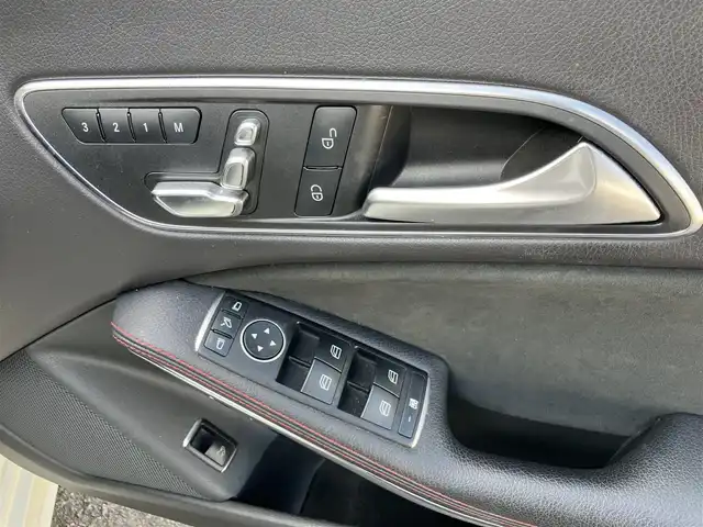 メルセデス・ベンツ ＣＬＡ２５０ シュポルト 4MATIC 山口県 2017(平29)年 6.1万km カルサイトホワイト 純正ナビ＆バックカメラ/　&フルセグTV/純正フロアマット/純正LEDヘッドライト/純正フォグランプ/純正18インチアルミ/エンジンプッシュスタート/フロントパワーシート/　＆シートヒーター/ハーフレザーシート/オートライト/パドルシフト