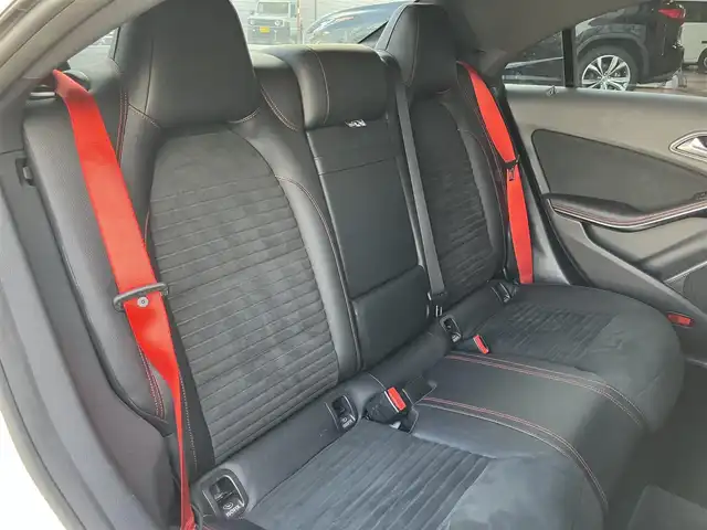 メルセデス・ベンツ ＣＬＡ２５０ シュポルト 4MATIC 山口県 2017(平29)年 6.1万km カルサイトホワイト 純正ナビ＆バックカメラ/　&フルセグTV/純正フロアマット/純正LEDヘッドライト/純正フォグランプ/純正18インチアルミ/エンジンプッシュスタート/フロントパワーシート/　＆シートヒーター/ハーフレザーシート/オートライト/パドルシフト