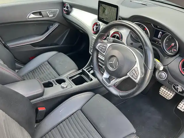 メルセデス・ベンツ ＣＬＡ２５０ シュポルト 4MATIC 山口県 2017(平29)年 6.1万km カルサイトホワイト 純正ナビ＆バックカメラ/　&フルセグTV/純正フロアマット/純正LEDヘッドライト/純正フォグランプ/純正18インチアルミ/エンジンプッシュスタート/フロントパワーシート/　＆シートヒーター/ハーフレザーシート/オートライト/パドルシフト