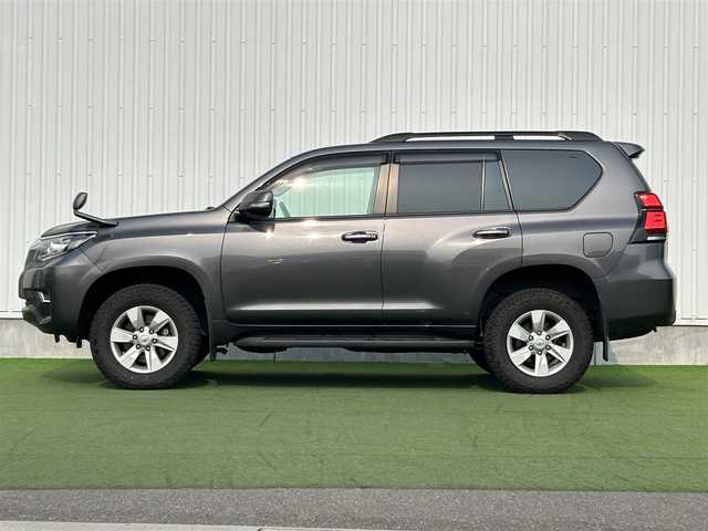 トヨタ ランドクルーザー プラド TX 香川県 2020(令2)年 7.3万km グレーメタリック 登録時走行距離：72095km/禁煙車　/純正ディーラーナビ　/４ＷＤ　/ワンオーナー　/ＥＴＣ　/純正ＡＷ　/ステップ有/バックカメラ　/前方ドラレコ　/ＭＴモード付ＡＴ　/クルコン　/レーンキープアシスト　/取説　/記録簿　/ＬＥＤヘッドライト　/衝突軽減