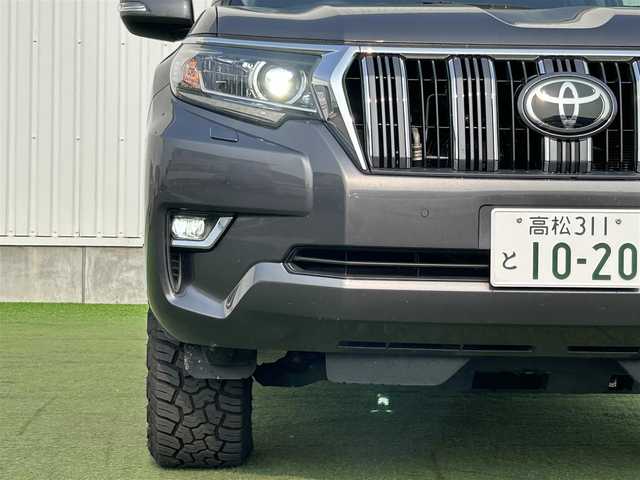 トヨタ ランドクルーザー プラド TX 香川県 2020(令2)年 7.3万km グレーメタリック 登録時走行距離：72095km/禁煙車　/純正ディーラーナビ　/４ＷＤ　/ワンオーナー　/ＥＴＣ　/純正ＡＷ　/ステップ有/バックカメラ　/前方ドラレコ　/ＭＴモード付ＡＴ　/クルコン　/レーンキープアシスト　/取説　/記録簿　/ＬＥＤヘッドライト　/衝突軽減