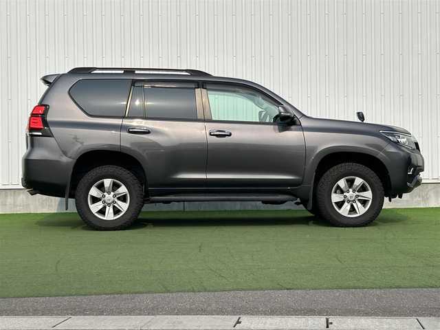 トヨタ ランドクルーザー プラド TX 香川県 2020(令2)年 7.3万km グレーメタリック 登録時走行距離：72095km/禁煙車　/純正ディーラーナビ　/４ＷＤ　/ワンオーナー　/ＥＴＣ　/純正ＡＷ　/ステップ有/バックカメラ　/前方ドラレコ　/ＭＴモード付ＡＴ　/クルコン　/レーンキープアシスト　/取説　/記録簿　/ＬＥＤヘッドライト　/衝突軽減