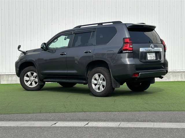 トヨタ ランドクルーザー プラド TX 香川県 2020(令2)年 7.3万km グレーメタリック 登録時走行距離：72095km/禁煙車　/純正ディーラーナビ　/４ＷＤ　/ワンオーナー　/ＥＴＣ　/純正ＡＷ　/ステップ有/バックカメラ　/前方ドラレコ　/ＭＴモード付ＡＴ　/クルコン　/レーンキープアシスト　/取説　/記録簿　/ＬＥＤヘッドライト　/衝突軽減