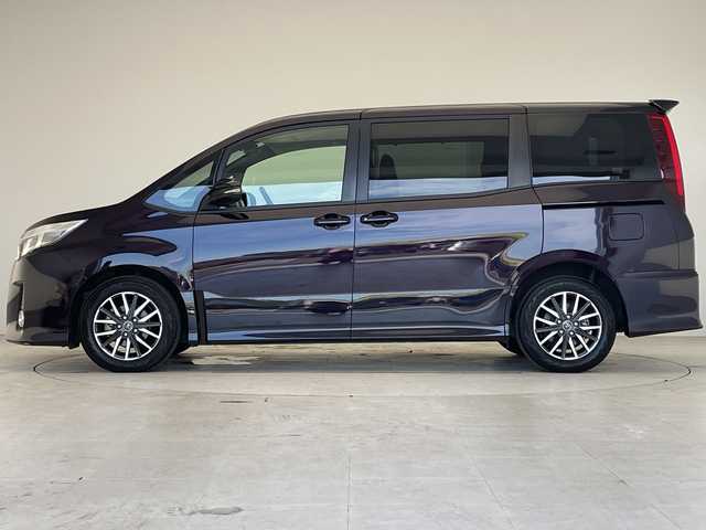 トヨタ ノア Si 愛知県 2015(平27)年 4.1万km ボルドーマイカメタリック 純正９型SDナビ/バックカメラ/純正アルミホイール/LEDヘッドライト/オートライト/ドライブレコーダー/ETC/フルセグ/CD/DVD/Bluetooth/ステアリングスイッチ/スマートキー/プッシュスタート