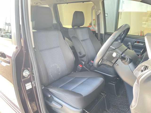 トヨタ ノア Si 愛知県 2015(平27)年 4.1万km ボルドーマイカメタリック 純正９型SDナビ/バックカメラ/純正アルミホイール/LEDヘッドライト/オートライト/ドライブレコーダー/ETC/フルセグ/CD/DVD/Bluetooth/ステアリングスイッチ/スマートキー/プッシュスタート