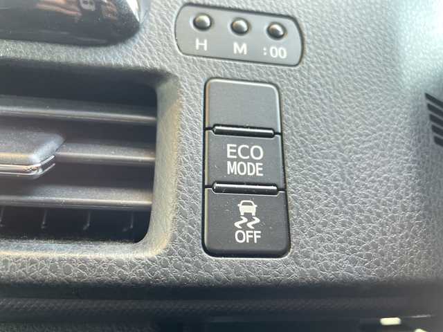 トヨタ ノア Si 愛知県 2015(平27)年 4.1万km ボルドーマイカメタリック 純正９型SDナビ/バックカメラ/純正アルミホイール/LEDヘッドライト/オートライト/ドライブレコーダー/ETC/フルセグ/CD/DVD/Bluetooth/ステアリングスイッチ/スマートキー/プッシュスタート