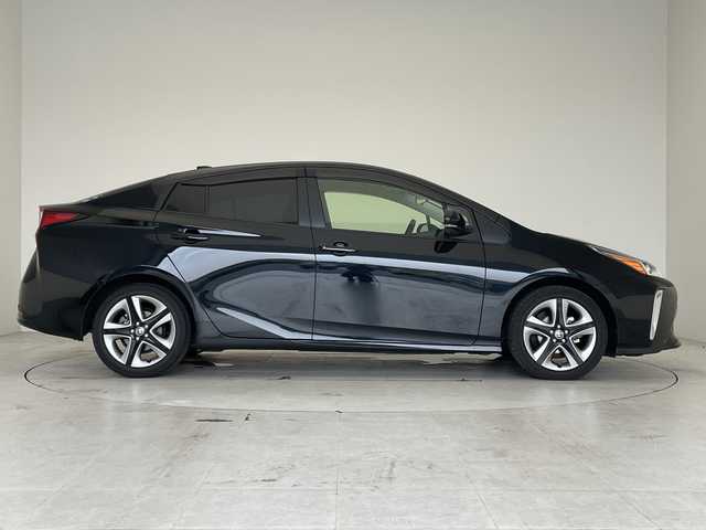 トヨタ プリウス Sツーリングセレクション 愛知県 2020(令2)年 2.6万km アティチュードブラックマイカ 純正ナビ/全方位カメラ/衝突軽減システム/レーダークルーズコントロール/LEDヘッドライト/ETC/純正アルミホイール/シートヒーター/オートマチックハイビーム/AC100/ステアリングスイッチ/スマートキー/プッシュスタート