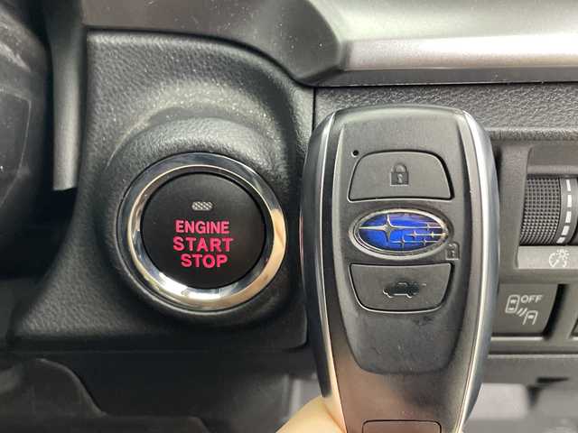 スバル インプレッサ ＸＶ 2．0i－S アイサイト 群馬県 2017(平29)年 3.1万km クリスタルホワイトP 純正８型ナビ　バックカメラ　ＢＳＭ　ＥＴＣ　純正ドラレコ　衝突被害軽減ブレーキ　レーンアシスト　クリアランスソナー　パワーシート　ハーフレザーシート　ＬＥＤヘッドライト　ＳＲＨ　ルーフレール　禁煙車