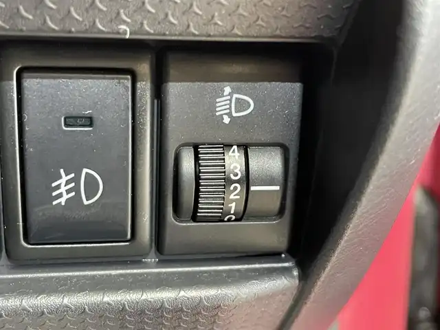 スズキ ハスラー G 岩手県 2015(平27)年 4.2万km キャンディピンクメタリック/ホワイト2トーンルーフ ４WD/レーダーブレーキサポート/横滑り防止装置/アイドリングストップ/ヒルディセントコントロール/グリップコントロール/シートヒーター/ヘッドライトレベライザー/CDオーディオ/オートエアコン/ベンチシート/助手席アンダーボックス/純正フロアマット/社外14インチアルミホイール/フォグランプ/ドアバイザー