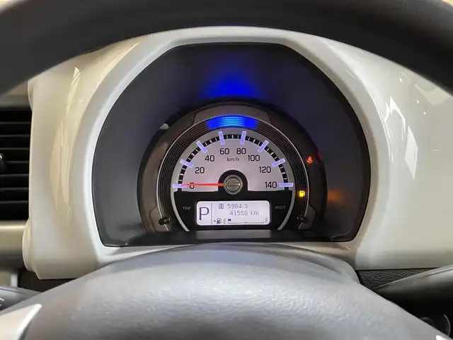 スズキ ハスラー G 岩手県 2015(平27)年 4.2万km キャンディピンクメタリック/ホワイト2トーンルーフ ４WD/レーダーブレーキサポート/横滑り防止装置/アイドリングストップ/ヒルディセントコントロール/グリップコントロール/シートヒーター/ヘッドライトレベライザー/CDオーディオ/オートエアコン/ベンチシート/助手席アンダーボックス/純正フロアマット/社外14インチアルミホイール/フォグランプ/ドアバイザー