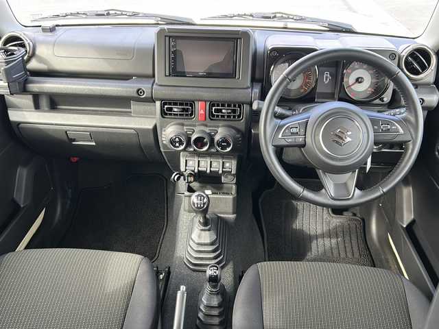 スズキ ジムニー XC 岐阜県 2021(令3)年 1.5万km シフォンアイボリーメタリックブラック2トーンルーフ 登録時走行距離14167km/純正ディスプレイオーディオ/ＭＴ/４ＷＤ/ドライブレコーダー/クルーズコントロール/シートヒーター/プッシュスタート/スマートキー/ＥＴＣ/ＵＳＢ/Ｂｌｕｅ　ｔｏｏｔｈ/Apple Car Play/Android Auto/純正フロアマット/純正アルミホイール/オートライト/ABS/横滑り防止装置/レーンキープアシスト/盗難防止装置/ダウンヒルアシストコントロール/LEDヘッドライト/フォグランプ/エアバッグ/衝突被害軽減システム