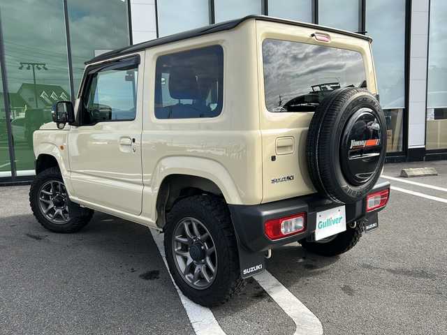 スズキ ジムニー XC 岐阜県 2021(令3)年 1.5万km シフォンアイボリーメタリックブラック2トーンルーフ 登録時走行距離14167km/純正ディスプレイオーディオ/ＭＴ/４ＷＤ/ドライブレコーダー/クルーズコントロール/シートヒーター/プッシュスタート/スマートキー/ＥＴＣ/ＵＳＢ/Ｂｌｕｅ　ｔｏｏｔｈ/Apple Car Play/Android Auto/純正フロアマット/純正アルミホイール/オートライト/ABS/横滑り防止装置/レーンキープアシスト/盗難防止装置/ダウンヒルアシストコントロール/LEDヘッドライト/フォグランプ/エアバッグ/衝突被害軽減システム