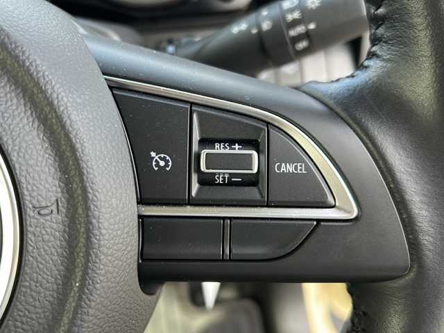 スズキ ジムニー XC 岐阜県 2021(令3)年 1.5万km シフォンアイボリーメタリックブラック2トーンルーフ 登録時走行距離14167km/純正ディスプレイオーディオ/ＭＴ/４ＷＤ/ドライブレコーダー/クルーズコントロール/シートヒーター/プッシュスタート/スマートキー/ＥＴＣ/ＵＳＢ/Ｂｌｕｅ　ｔｏｏｔｈ/Apple Car Play/Android Auto/純正フロアマット/純正アルミホイール/オートライト/ABS/横滑り防止装置/レーンキープアシスト/盗難防止装置/ダウンヒルアシストコントロール/LEDヘッドライト/フォグランプ/エアバッグ/衝突被害軽減システム