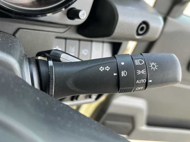 スズキ ジムニー XC 岐阜県 2021(令3)年 1.5万km シフォンアイボリーメタリックブラック2トーンルーフ 登録時走行距離14167km/純正ディスプレイオーディオ/ＭＴ/４ＷＤ/ドライブレコーダー/クルーズコントロール/シートヒーター/プッシュスタート/スマートキー/ＥＴＣ/ＵＳＢ/Ｂｌｕｅ　ｔｏｏｔｈ/Apple Car Play/Android Auto/純正フロアマット/純正アルミホイール/オートライト/ABS/横滑り防止装置/レーンキープアシスト/盗難防止装置/ダウンヒルアシストコントロール/LEDヘッドライト/フォグランプ/エアバッグ/衝突被害軽減システム