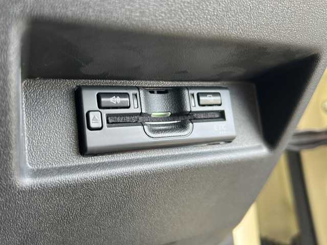 スズキ ジムニー XC 岐阜県 2021(令3)年 1.5万km シフォンアイボリーメタリックブラック2トーンルーフ 登録時走行距離14167km/純正ディスプレイオーディオ/ＭＴ/４ＷＤ/ドライブレコーダー/クルーズコントロール/シートヒーター/プッシュスタート/スマートキー/ＥＴＣ/ＵＳＢ/Ｂｌｕｅ　ｔｏｏｔｈ/Apple Car Play/Android Auto/純正フロアマット/純正アルミホイール/オートライト/ABS/横滑り防止装置/レーンキープアシスト/盗難防止装置/ダウンヒルアシストコントロール/LEDヘッドライト/フォグランプ/エアバッグ/衝突被害軽減システム