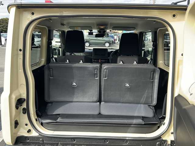 スズキ ジムニー XC 岐阜県 2021(令3)年 1.5万km シフォンアイボリーメタリックブラック2トーンルーフ 登録時走行距離14167km/純正ディスプレイオーディオ/ＭＴ/４ＷＤ/ドライブレコーダー/クルーズコントロール/シートヒーター/プッシュスタート/スマートキー/ＥＴＣ/ＵＳＢ/Ｂｌｕｅ　ｔｏｏｔｈ/Apple Car Play/Android Auto/純正フロアマット/純正アルミホイール/オートライト/ABS/横滑り防止装置/レーンキープアシスト/盗難防止装置/ダウンヒルアシストコントロール/LEDヘッドライト/フォグランプ/エアバッグ/衝突被害軽減システム