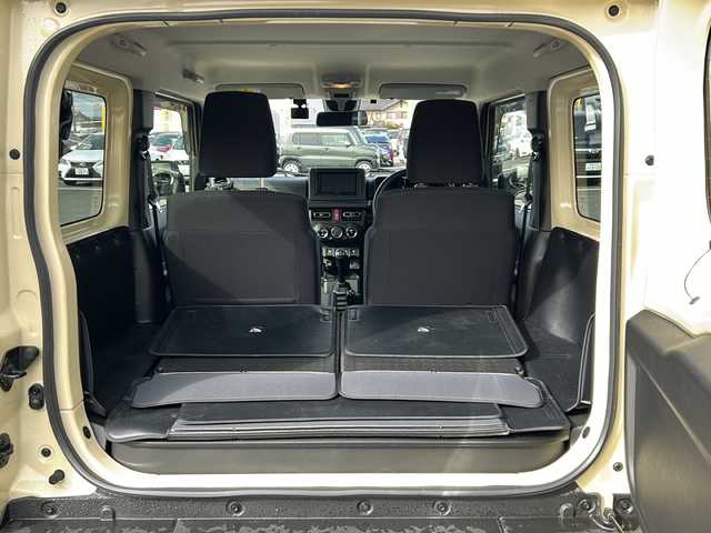 スズキ ジムニー XC 岐阜県 2021(令3)年 1.5万km シフォンアイボリーメタリックブラック2トーンルーフ 登録時走行距離14167km/純正ディスプレイオーディオ/ＭＴ/４ＷＤ/ドライブレコーダー/クルーズコントロール/シートヒーター/プッシュスタート/スマートキー/ＥＴＣ/ＵＳＢ/Ｂｌｕｅ　ｔｏｏｔｈ/Apple Car Play/Android Auto/純正フロアマット/純正アルミホイール/オートライト/ABS/横滑り防止装置/レーンキープアシスト/盗難防止装置/ダウンヒルアシストコントロール/LEDヘッドライト/フォグランプ/エアバッグ/衝突被害軽減システム