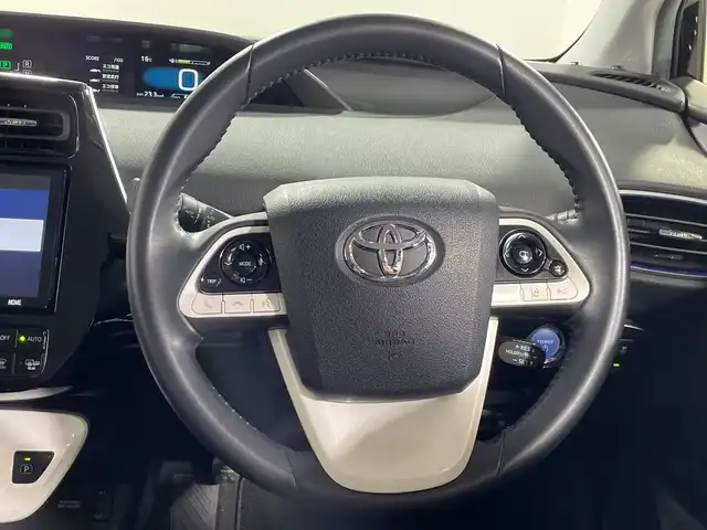 トヨタ プリウス A ツーリングセレクション 神奈川県 2019(平31)年 6.6万km アティチュードブラックマイカ 純正9インチナビ【NSZT-Y68T】/AM　FM　フルセグ　DVD　CD　SD　MSV　Bluetoorh/ビルトインETC/バックカメラ/純正前ドラレコ【DRT-H68A】/トヨタセーフティセンス/合皮シート/前席シートヒーター/ステアリングスイッチ/ACC/HUD/アドバンストパークシステム/プリクラッシュセーフティ/クリアランスソナー/インテリジェントクリアランスソナー/ふらつき検知/BSM/オートライト/オートマチックハイビーム/LEDヘッドライト/フォグランプ/純正17インチアルミ/フロアマット/スマートキー