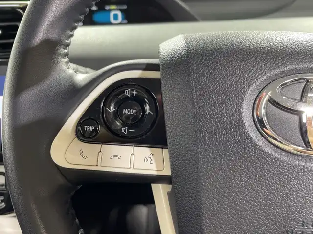 トヨタ プリウス A ツーリングセレクション 神奈川県 2019(平31)年 6.6万km アティチュードブラックマイカ 純正9インチナビ【NSZT-Y68T】/AM　FM　フルセグ　DVD　CD　SD　MSV　Bluetoorh/ビルトインETC/バックカメラ/純正前ドラレコ【DRT-H68A】/トヨタセーフティセンス/合皮シート/前席シートヒーター/ステアリングスイッチ/ACC/HUD/アドバンストパークシステム/プリクラッシュセーフティ/クリアランスソナー/インテリジェントクリアランスソナー/ふらつき検知/BSM/オートライト/オートマチックハイビーム/LEDヘッドライト/フォグランプ/純正17インチアルミ/フロアマット/スマートキー