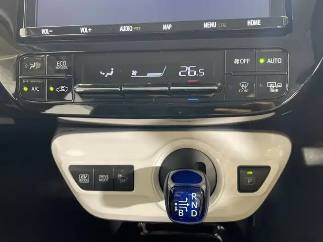 トヨタ プリウス A ツーリングセレクション 神奈川県 2019(平31)年 6.6万km アティチュードブラックマイカ 純正9インチナビ【NSZT-Y68T】/AM　FM　フルセグ　DVD　CD　SD　MSV　Bluetoorh/ビルトインETC/バックカメラ/純正前ドラレコ【DRT-H68A】/トヨタセーフティセンス/合皮シート/前席シートヒーター/ステアリングスイッチ/ACC/HUD/アドバンストパークシステム/プリクラッシュセーフティ/クリアランスソナー/インテリジェントクリアランスソナー/ふらつき検知/BSM/オートライト/オートマチックハイビーム/LEDヘッドライト/フォグランプ/純正17インチアルミ/フロアマット/スマートキー