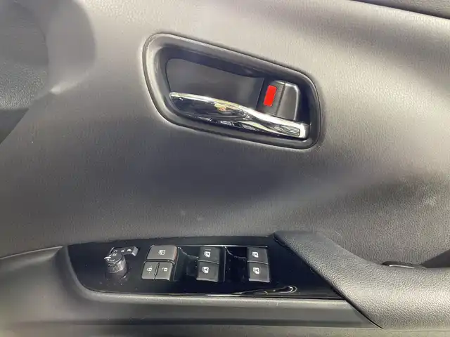 トヨタ プリウス A ツーリングセレクション 神奈川県 2019(平31)年 6.6万km アティチュードブラックマイカ 純正9インチナビ【NSZT-Y68T】/AM　FM　フルセグ　DVD　CD　SD　MSV　Bluetoorh/ビルトインETC/バックカメラ/純正前ドラレコ【DRT-H68A】/トヨタセーフティセンス/合皮シート/前席シートヒーター/ステアリングスイッチ/ACC/HUD/アドバンストパークシステム/プリクラッシュセーフティ/クリアランスソナー/インテリジェントクリアランスソナー/ふらつき検知/BSM/オートライト/オートマチックハイビーム/LEDヘッドライト/フォグランプ/純正17インチアルミ/フロアマット/スマートキー