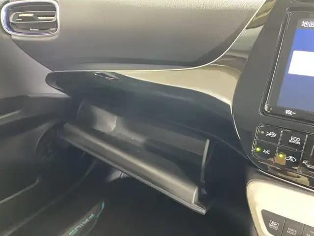 トヨタ プリウス A ツーリングセレクション 神奈川県 2019(平31)年 6.6万km アティチュードブラックマイカ 純正9インチナビ【NSZT-Y68T】/AM　FM　フルセグ　DVD　CD　SD　MSV　Bluetoorh/ビルトインETC/バックカメラ/純正前ドラレコ【DRT-H68A】/トヨタセーフティセンス/合皮シート/前席シートヒーター/ステアリングスイッチ/ACC/HUD/アドバンストパークシステム/プリクラッシュセーフティ/クリアランスソナー/インテリジェントクリアランスソナー/ふらつき検知/BSM/オートライト/オートマチックハイビーム/LEDヘッドライト/フォグランプ/純正17インチアルミ/フロアマット/スマートキー