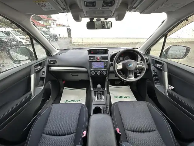 スバル フォレスター 2．0i－L アイサイト 山形県 2014(平26)年 7.1万km サテンホワイトパール ４WD/純正ナビ/FM/AM/DVD/フルセグ/Bluetooth/レーダークルーズコントロール/パドルシフト/アイドリングストップ/車線逸脱防止/衝突軽減ブレーキ/AUTOライト/フォグランプ/純正バイザー/スマートキー/シートヒーター/ETC