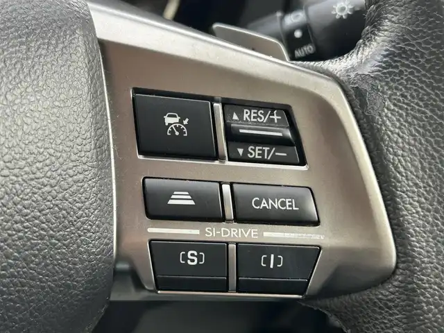 スバル フォレスター 2．0i－L アイサイト 山形県 2014(平26)年 7.1万km サテンホワイトパール ４WD/純正ナビ/FM/AM/DVD/フルセグ/Bluetooth/レーダークルーズコントロール/パドルシフト/アイドリングストップ/車線逸脱防止/衝突軽減ブレーキ/AUTOライト/フォグランプ/純正バイザー/スマートキー/シートヒーター/ETC