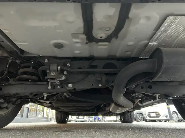 レクサス ＮＸ 300h Fスポーツ 佐賀県 2017(平29)年 7.3万km ホワイトノーヴァガラスフレーク プリクラッシュセーフティ/オートマチックハイビーム/レーダークルーズコントロール/パーキングセンサー/ブラインドスポットモニター/純正メーカーナビ/・F/S/Rカメラ/・フルセグTV/BT/CD/DVD/・TVキャンセラー/純正ドライブレコーダー/(DRD-H66：SDなし動作確認未)/レザーシート/・シートヒーター/・ベンチレーション/・パワーシート/シートメモリ/パワーバックドア/LEDヘッドライト/フォグランプ/革巻きステアリング/パドルシフト/ステアリングヒーター/オートワイパー/ETC2.0/電動パーキングスイッチ/トノカバー/スマートキー/カードキー