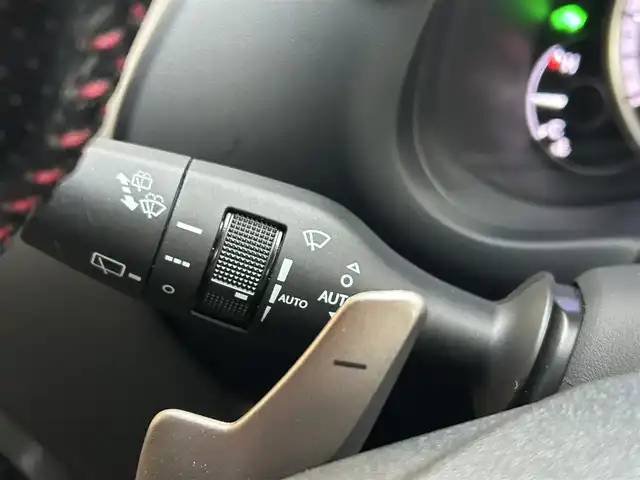 レクサス ＮＸ 300h Fスポーツ 佐賀県 2017(平29)年 7.3万km ホワイトノーヴァガラスフレーク プリクラッシュセーフティ/オートマチックハイビーム/レーダークルーズコントロール/パーキングセンサー/ブラインドスポットモニター/純正メーカーナビ/・F/S/Rカメラ/・フルセグTV/BT/CD/DVD/・TVキャンセラー/純正ドライブレコーダー/(DRD-H66：SDなし動作確認未)/レザーシート/・シートヒーター/・ベンチレーション/・パワーシート/シートメモリ/パワーバックドア/LEDヘッドライト/フォグランプ/革巻きステアリング/パドルシフト/ステアリングヒーター/オートワイパー/ETC2.0/電動パーキングスイッチ/トノカバー/スマートキー/カードキー