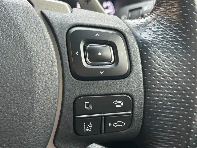 レクサス ＮＸ 300h Fスポーツ 佐賀県 2017(平29)年 7.3万km ホワイトノーヴァガラスフレーク プリクラッシュセーフティ/オートマチックハイビーム/レーダークルーズコントロール/パーキングセンサー/ブラインドスポットモニター/純正メーカーナビ/・F/S/Rカメラ/・フルセグTV/BT/CD/DVD/・TVキャンセラー/純正ドライブレコーダー/(DRD-H66：SDなし動作確認未)/レザーシート/・シートヒーター/・ベンチレーション/・パワーシート/シートメモリ/パワーバックドア/LEDヘッドライト/フォグランプ/革巻きステアリング/パドルシフト/ステアリングヒーター/オートワイパー/ETC2.0/電動パーキングスイッチ/トノカバー/スマートキー/カードキー