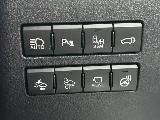 レクサス ＮＸ 300h Fスポーツ 佐賀県 2017(平29)年 7.3万km ホワイトノーヴァガラスフレーク プリクラッシュセーフティ/オートマチックハイビーム/レーダークルーズコントロール/パーキングセンサー/ブラインドスポットモニター/純正メーカーナビ/・F/S/Rカメラ/・フルセグTV/BT/CD/DVD/・TVキャンセラー/純正ドライブレコーダー/(DRD-H66：SDなし動作確認未)/レザーシート/・シートヒーター/・ベンチレーション/・パワーシート/シートメモリ/パワーバックドア/LEDヘッドライト/フォグランプ/革巻きステアリング/パドルシフト/ステアリングヒーター/オートワイパー/ETC2.0/電動パーキングスイッチ/トノカバー/スマートキー/カードキー