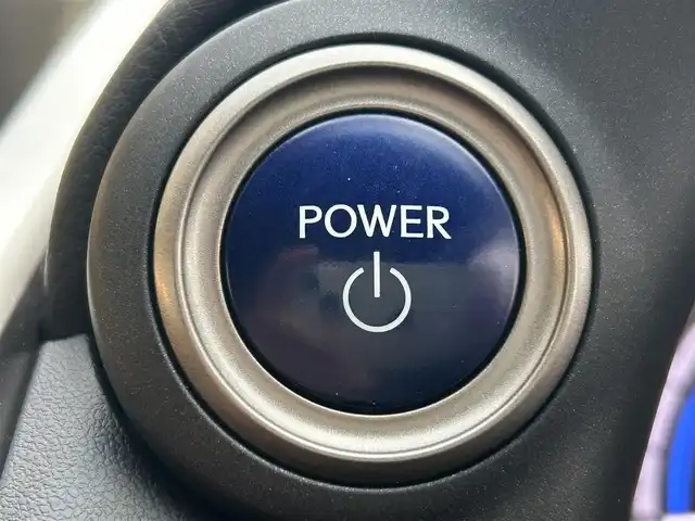 レクサス ＮＸ 300h Fスポーツ 佐賀県 2017(平29)年 7.3万km ホワイトノーヴァガラスフレーク プリクラッシュセーフティ/オートマチックハイビーム/レーダークルーズコントロール/パーキングセンサー/ブラインドスポットモニター/純正メーカーナビ/・F/S/Rカメラ/・フルセグTV/BT/CD/DVD/・TVキャンセラー/純正ドライブレコーダー/(DRD-H66：SDなし動作確認未)/レザーシート/・シートヒーター/・ベンチレーション/・パワーシート/シートメモリ/パワーバックドア/LEDヘッドライト/フォグランプ/革巻きステアリング/パドルシフト/ステアリングヒーター/オートワイパー/ETC2.0/電動パーキングスイッチ/トノカバー/スマートキー/カードキー