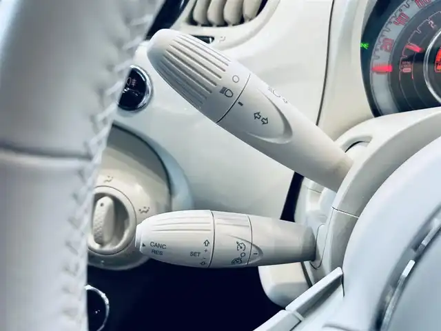 フィアット ５００ 1．2 カルト 大阪府 2022(令4)年 1.2万km 白 純正ディスプレイオーディオ/applecarplay/USB/Bluetooth/リモコンキー/純正フロアマット/ETC/14インチホイール/アイドリングストップ/クルーズコントロール/盗難防止