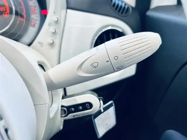 フィアット ５００ 1．2 カルト 大阪府 2022(令4)年 1.2万km 白 純正ディスプレイオーディオ/applecarplay/USB/Bluetooth/リモコンキー/純正フロアマット/ETC/14インチホイール/アイドリングストップ/クルーズコントロール/盗難防止