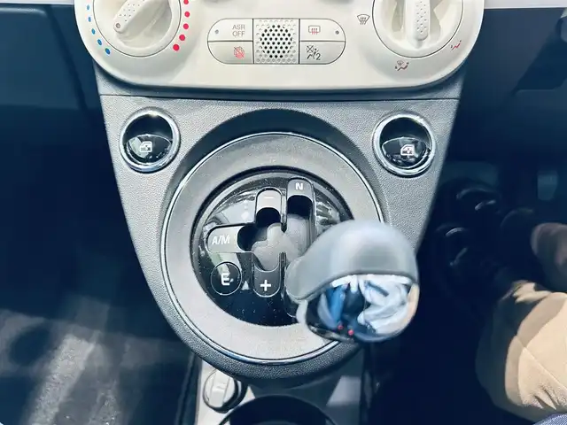 フィアット ５００ 1．2 カルト 大阪府 2022(令4)年 1.2万km 白 純正ディスプレイオーディオ/applecarplay/USB/Bluetooth/リモコンキー/純正フロアマット/ETC/14インチホイール/アイドリングストップ/クルーズコントロール/盗難防止