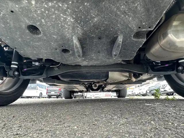 トヨタ ヤリスクロス ハイブリッド Z 宮城県 2022(令4)年 1.9万km ホワイトパールクリスタルシャイン パノラミックビューモニター/ブラインドスポットモニター/＋リアクロストラフィックオートブレーキ/＝＝＝/オーバーフェンダー/セーフティセンス/・プリクラッシュセーフティ/・レーントレーシングアシスト/・レーダークルーズコントロール/・オートマチックハイビーム/・ロードサインアシスト/先行車発進告知機能/インテリジェントクリアランスソナー/8インチディスプレイオーディオ/・ナビ機能付/・フルセグTV/・Bluetooth/・AppleCarPlay/ビルトインETC/ドライブレコーダー/ハーフレザーシート/シートヒーター/ステアリングヒーター/パワーシート/革巻きステアリング/ステアリングスイッチ/電動パーキングブレーキ/ブレーキホールド/LEDヘッドランプ/オートライト/スマートキー＆プッシュスタート/スペアキー/電動格納ミラー/純正18インチAW/純正フロアマット/純正ドアバイザー/W/サイド/カーテンエアバッグ