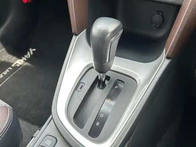トヨタ ヤリスクロス ハイブリッド Z 宮城県 2022(令4)年 1.9万km ホワイトパールクリスタルシャイン パノラミックビューモニター/ブラインドスポットモニター/＋リアクロストラフィックオートブレーキ/＝＝＝/オーバーフェンダー/セーフティセンス/・プリクラッシュセーフティ/・レーントレーシングアシスト/・レーダークルーズコントロール/・オートマチックハイビーム/・ロードサインアシスト/先行車発進告知機能/インテリジェントクリアランスソナー/8インチディスプレイオーディオ/・ナビ機能付/・フルセグTV/・Bluetooth/・AppleCarPlay/ビルトインETC/ドライブレコーダー/ハーフレザーシート/シートヒーター/ステアリングヒーター/パワーシート/革巻きステアリング/ステアリングスイッチ/電動パーキングブレーキ/ブレーキホールド/LEDヘッドランプ/オートライト/スマートキー＆プッシュスタート/スペアキー/電動格納ミラー/純正18インチAW/純正フロアマット/純正ドアバイザー/W/サイド/カーテンエアバッグ