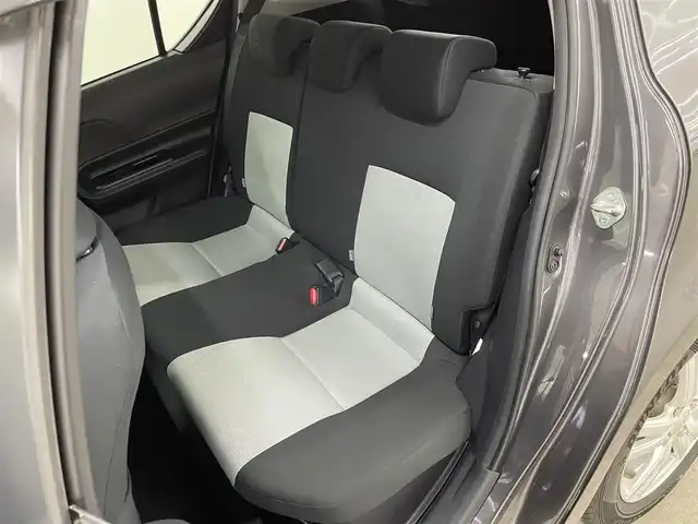 トヨタ アクア S 長崎県 2013(平25)年 6万km グレーメタリック 純正7インチナビ　（NSZT-W62G）/・フルセグTV　CD/DVD/SD/Bluetooth/バックカメラ/席シートヒーター/ETC/横滑り防止/電動格納ミラー/オートライト/フォグライト/スマートキー/プッシュスタート/ステアリングスイッチ/社外15インチAW/純正フロアマット