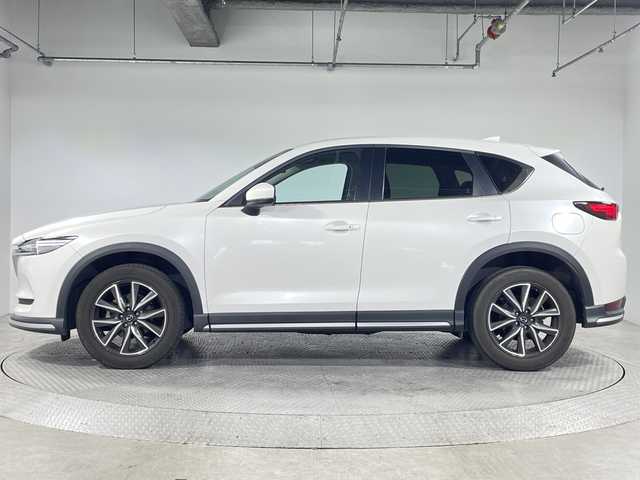 マツダ ＣＸ－５ XD プロアクティブ 神奈川県 2020(令2)年 3.7万km スノーフレイクホワイトパールマイカ 純正SDナビゲーション/AM FM フルセグ Bluetooth CD DVD/360°ビューモニター/BOSEプレミアムサウンド/車間認知支援システム/ブラインドスポットモニター/衝突被害軽減ブレーキシステム/レーンキープアシストシステム/交通標識認識システム/レーダークルーズコントロール/クリアランスソナー/ヘッドアップディスプレイ/i-stop/ステアリングヒーター/パドルシフト/ステアリングリモコン/前席シートヒーター/運転席シートメモリー/パワーシート/パワーバックドア/ETC/電子パーキング/オートホールド/LEDヘッドライト/オートライト/オートマチックハイビーム/純正19インチアルミホイル/純正フロアマット/プッシュスタート/スマートキー/スペアキー