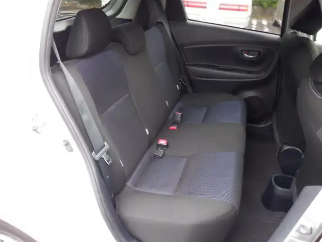 トヨタ ヴィッツ F セーフティーエディションⅡ 静岡県 2018(平30)年 6.2万km シルバーM  スマートキー/ プッシュスタート/ 純正SDナビ/ バックカメラ/ ビルトインETC/ 前後ドライブレコーダー