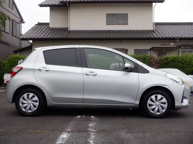 トヨタ ヴィッツ F セーフティーエディションⅡ 静岡県 2018(平30)年 6.2万km シルバーM  スマートキー/ プッシュスタート/ 純正SDナビ/ バックカメラ/ ビルトインETC/ 前後ドライブレコーダー