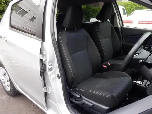 トヨタ ヴィッツ F セーフティーエディションⅡ 静岡県 2018(平30)年 6.2万km シルバーM  スマートキー/ プッシュスタート/ 純正SDナビ/ バックカメラ/ ビルトインETC/ 前後ドライブレコーダー
