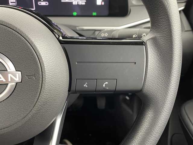 日産 ノート X 埼玉県 2023(令5)年 0.9万km ダークメタルグレー 純正ナビ　MM220D-L/(Bluetooth/HDMI/AM/FM)/地デジフルセグ/全方位カメラ/ETC/前方ドライブレコーダー/ブラインドスポットモニター/衝突軽減ブレーキ/標識認識機能/クリアランスソナー/デジタルインナーミラー/ドライブモードセレクト/電子パーキングシステム/オートブレーキホールド/ウィンカーミラー/ステアリングリモコン/純正フロアマット/純正ドアバイザー/純正16インチアルミホイール