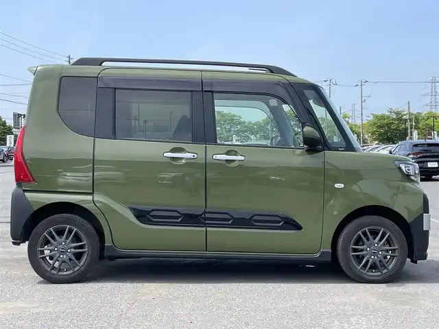 ダイハツ タント ファンクロス 道央・札幌 2022(令4)年 1.5万km フォレストカーキメタリック ４WD/純正ディスプレイオーディオ/AM/FM/BT/フルセグ/衝突被害軽減ブレーキ/横滑り防止装置/レーンキープアシスト/コーナーセンサー/バックカメラ/アイドリングストップ/PWRMODE/両側パワースライドドア/前席シートヒーター/ステアリングリモコン/電動パーキング/ブレーキホールド/プッシュスタート/スマートキー/LEDヘッドライト/オートライト/オートハイビーム/フォグランプ/ヘッドライトレベライザー/電動格納ミラー/純正フロアマット/ドアバイザー/社外AW付冬タイヤ積込/155/65/R14/2023年/山8mm