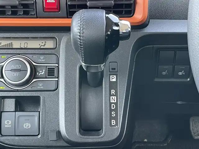 ダイハツ タント ファンクロス 道央・札幌 2022(令4)年 1.5万km フォレストカーキメタリック ４WD/純正ディスプレイオーディオ/AM/FM/BT/フルセグ/衝突被害軽減ブレーキ/横滑り防止装置/レーンキープアシスト/コーナーセンサー/バックカメラ/アイドリングストップ/PWRMODE/両側パワースライドドア/前席シートヒーター/ステアリングリモコン/電動パーキング/ブレーキホールド/プッシュスタート/スマートキー/LEDヘッドライト/オートライト/オートハイビーム/フォグランプ/ヘッドライトレベライザー/電動格納ミラー/純正フロアマット/ドアバイザー/社外AW付冬タイヤ積込/155/65/R14/2023年/山8mm